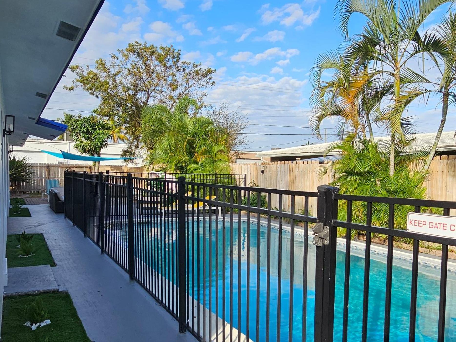 Equipped House W Pool & Patios, Near The Beaches, Prime Location- Ideal For Small Families, Coastal Haven フォート・ローダーデール エクステリア 写真