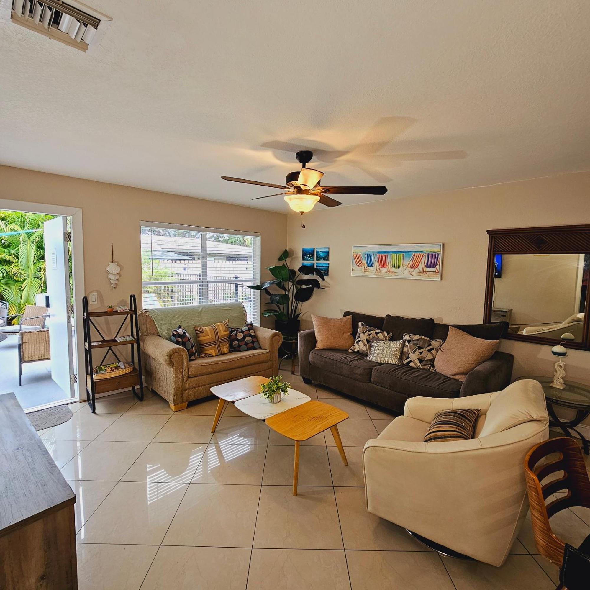 Equipped House W Pool & Patios, Near The Beaches, Prime Location- Ideal For Small Families, Coastal Haven フォート・ローダーデール エクステリア 写真