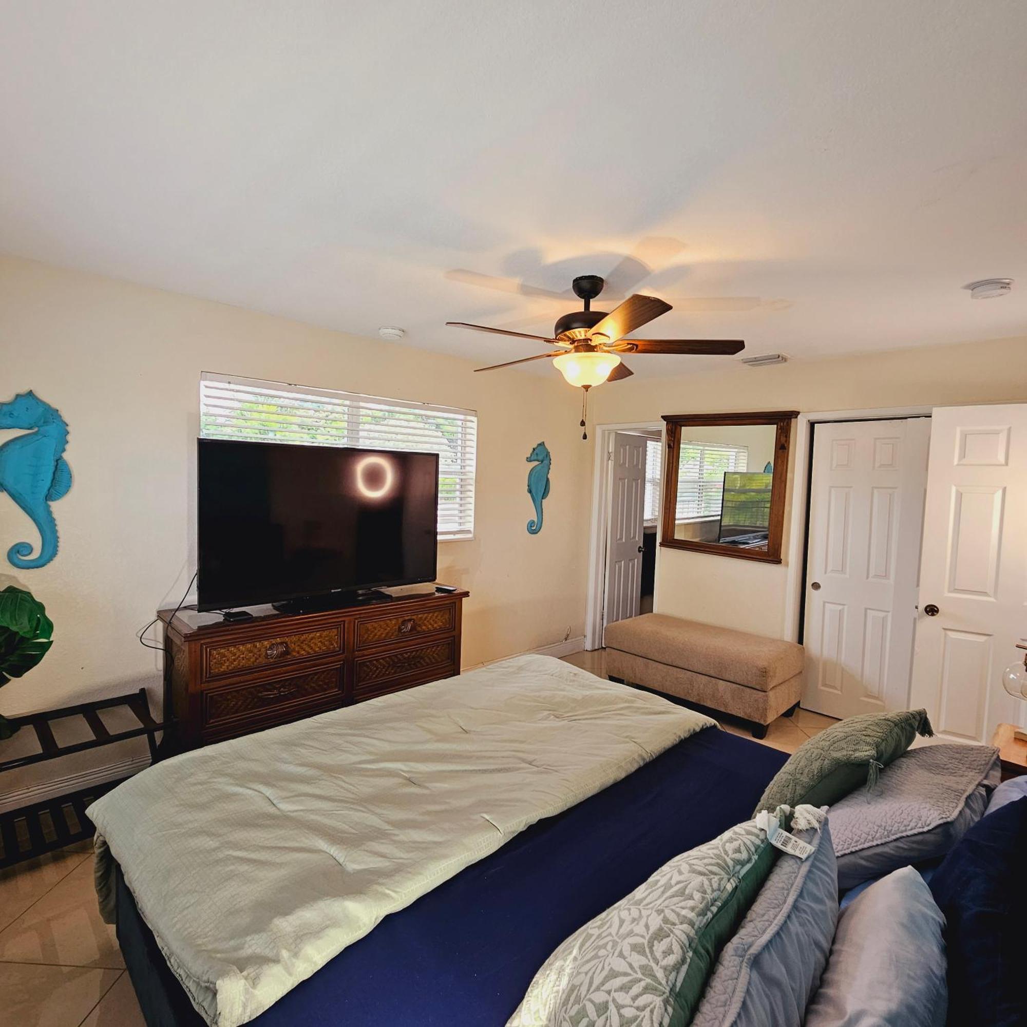 Equipped House W Pool & Patios, Near The Beaches, Prime Location- Ideal For Small Families, Coastal Haven フォート・ローダーデール エクステリア 写真