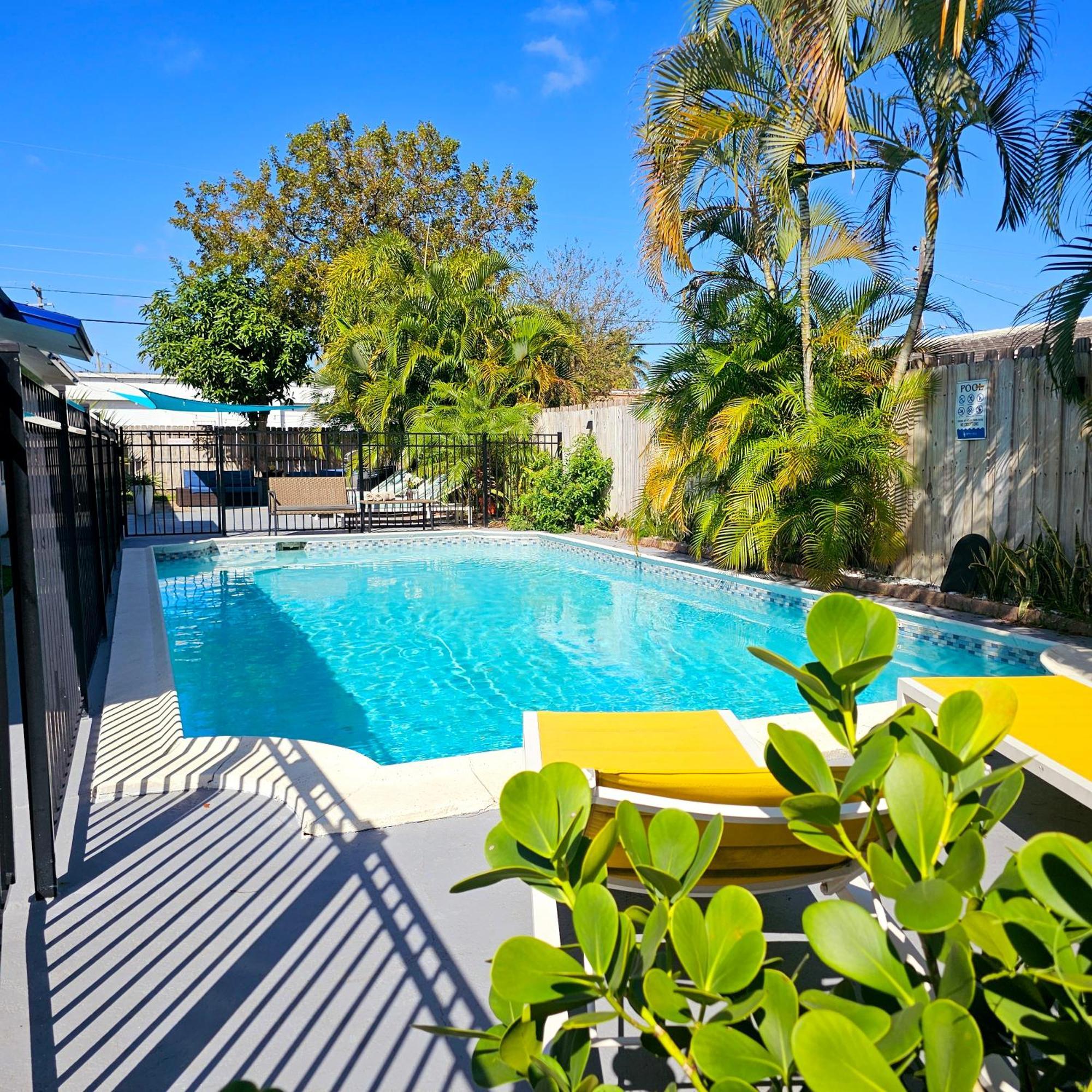 Equipped House W Pool & Patios, Near The Beaches, Prime Location- Ideal For Small Families, Coastal Haven フォート・ローダーデール エクステリア 写真