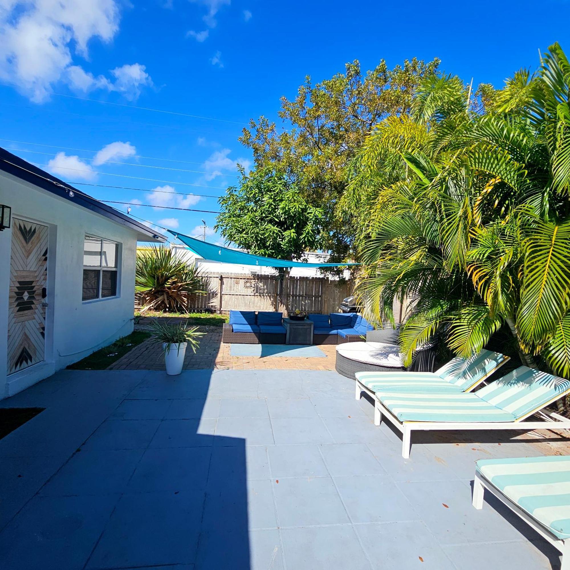 Equipped House W Pool & Patios, Near The Beaches, Prime Location- Ideal For Small Families, Coastal Haven フォート・ローダーデール エクステリア 写真